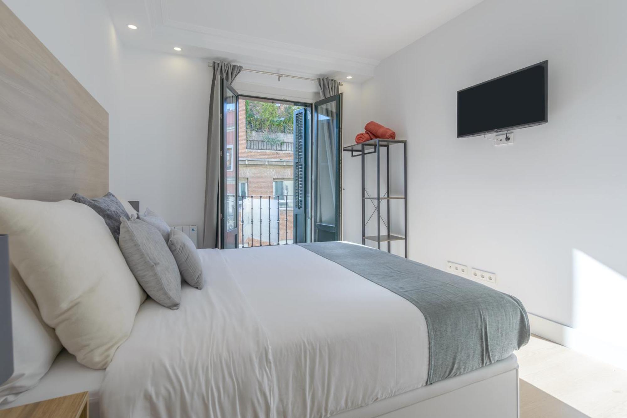 Gran Via New 2br 1bth Elevator Appartement